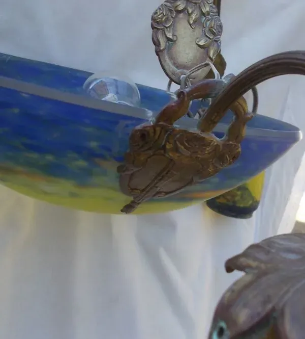 Illustration numéro 2 du produit Lustre art déco en pâte de verre