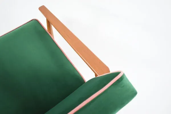 Illustration numéro 2 du produit Fauteuil vintage années 1970 velours bouteille verte