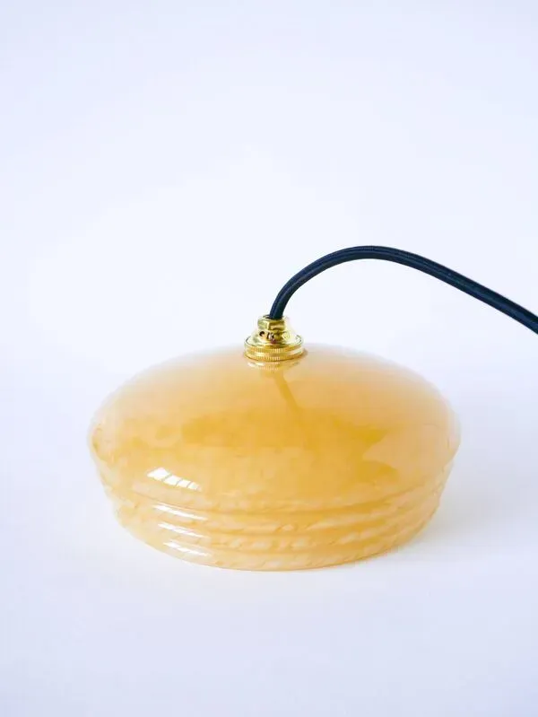 Illustration numéro 2 du produit Suspension en verre Clichy jaune, 1930