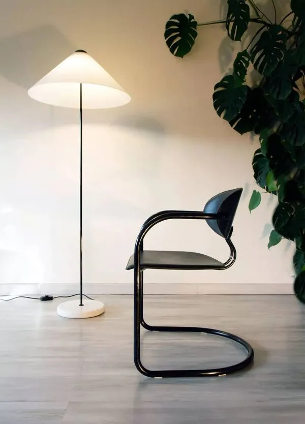 Illustration numéro 2 du produit Paire de fauteuils Bauhaus tubulaires Effezeta — Italie, 1980