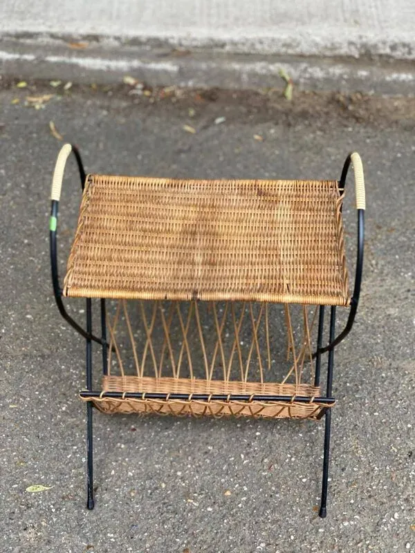 Illustration numéro 2 du produit Table de chevet rotin et osier tressé