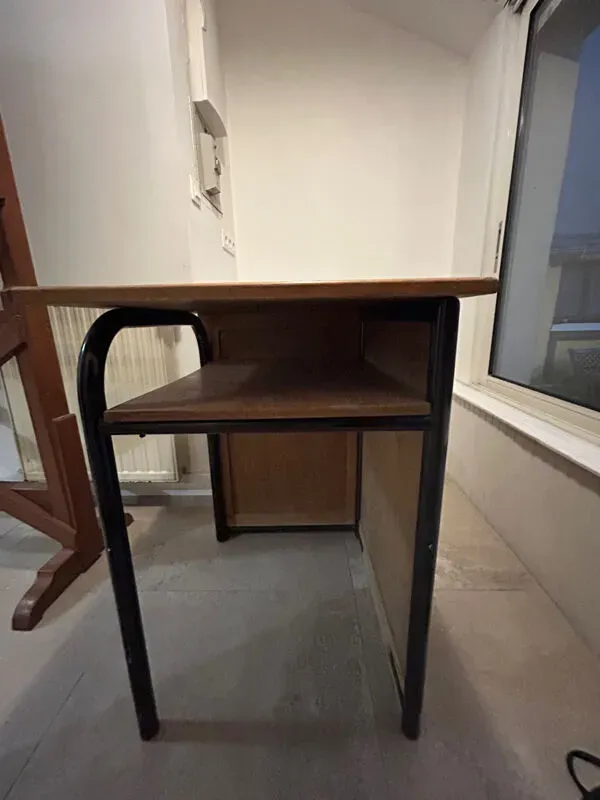 Illustration numéro 2 du produit Bureau d’administration / école / atelier