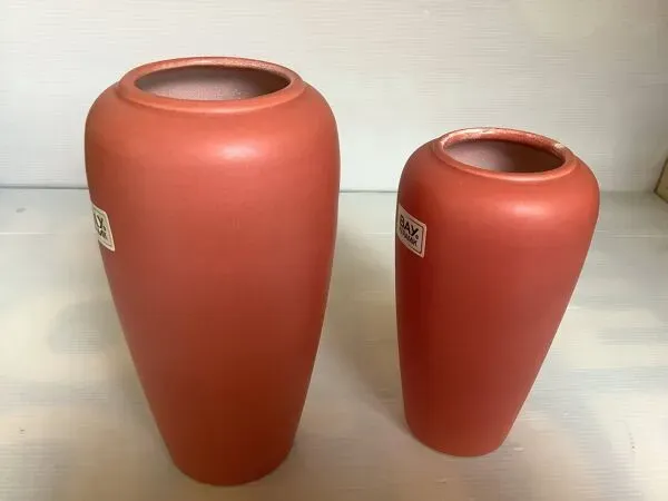 Illustration numéro 2 du produit Paire de vases corail Bay Germany asymétriques