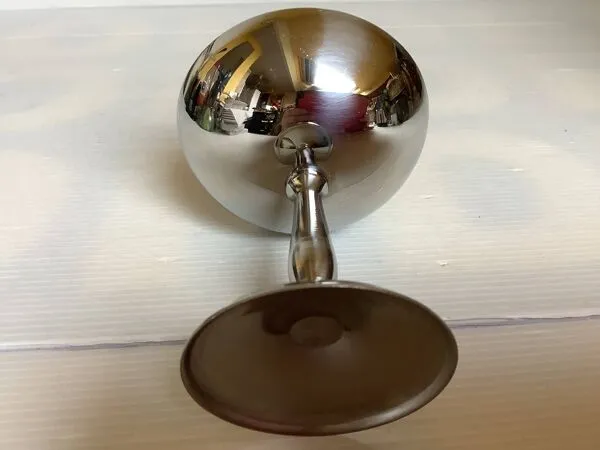 Illustration numéro 2 du produit 6 coupes à pied avec une frise à glace argenté en métal