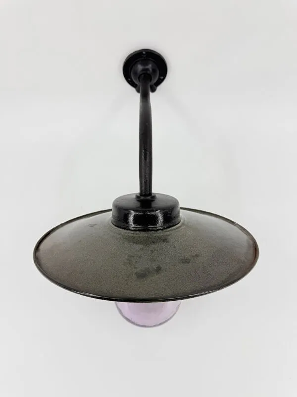 Illustration numéro 2 du produit Lampe de cour