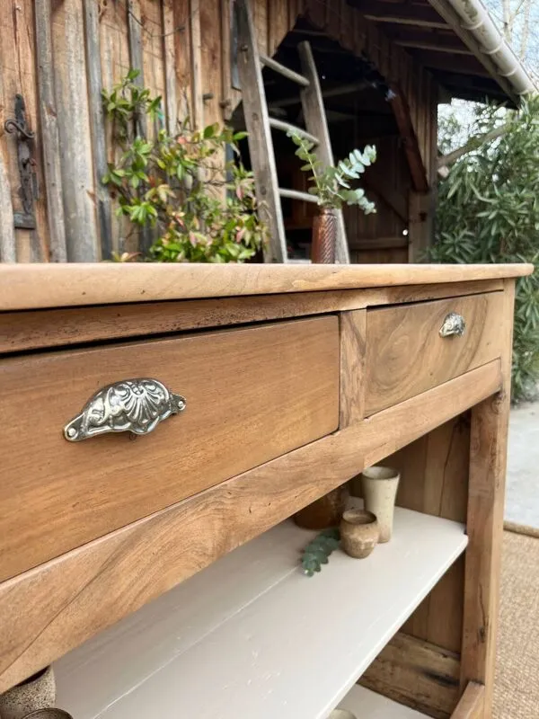 Illustration numéro 2 du produit Buffet noyer