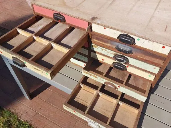 Illustration numéro 2 du produit Meuble rangement