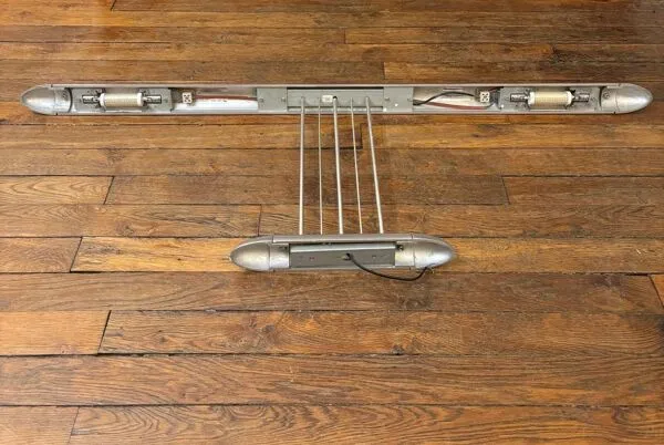 Illustration numéro 2 du produit Suspension originale modèle “Sixty 6”, design César Putzeys, longueur 135 c