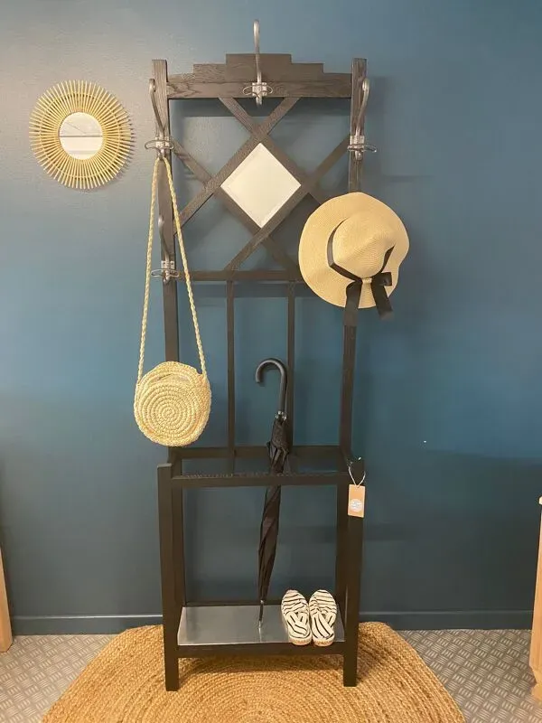 Illustration numéro 2 du produit Vestiaire