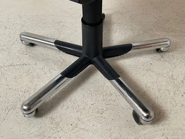 Illustration numéro 2 du produit Fauteuil de bureau Vitra Mario Bellini