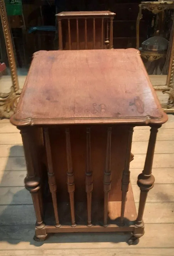 Illustration numéro 2 du produit Meube à disque ''1900