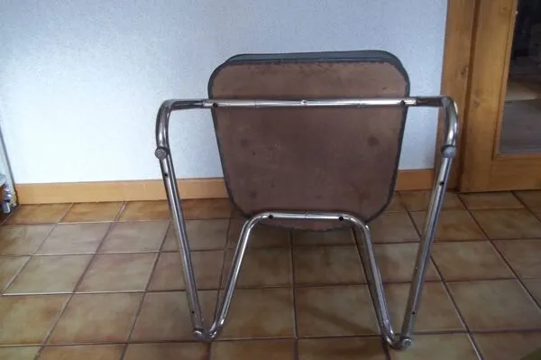 Illustration numéro 2 du produit Fauteuil de bureau industriel Roneo simili cuir skai vert chrome vintage 50