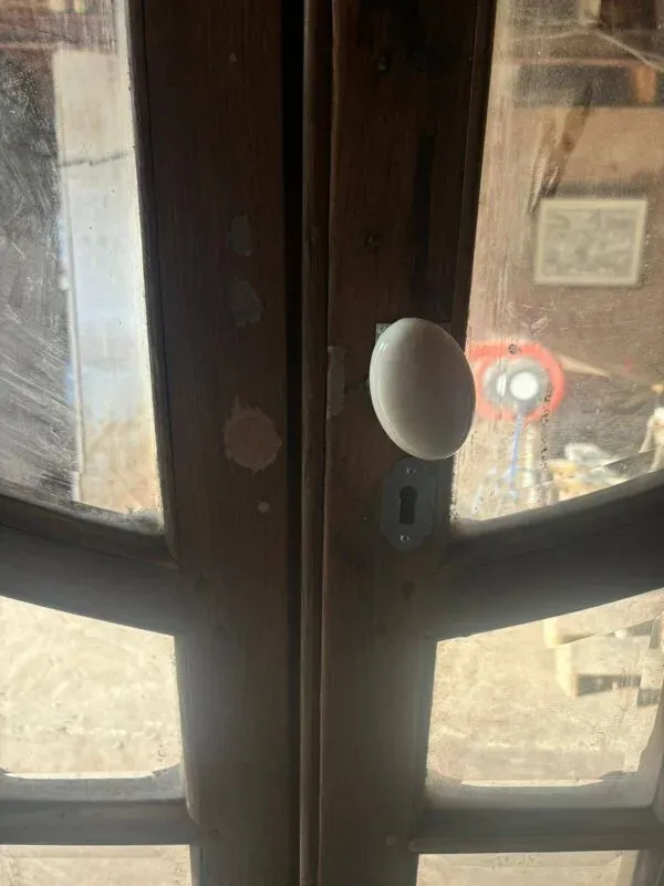 Illustration numéro 2 du produit Porte en chêne Art déco