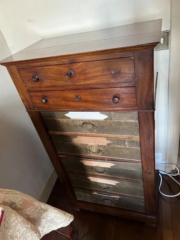 Illustration numéro 2 du produit Cartonnier restauration ou meuble de métier notaire