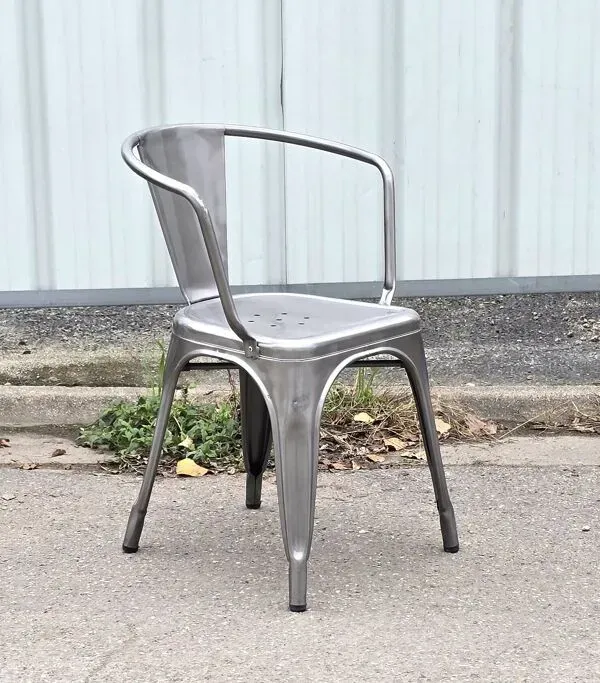 Illustration numéro 2 du produit Paire de fauteuils de jardin Tolix