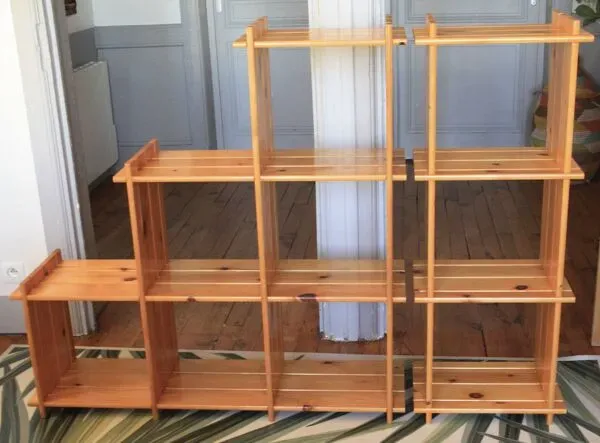 Illustration numéro 2 du produit Etagère escalier en pin massif style Regain