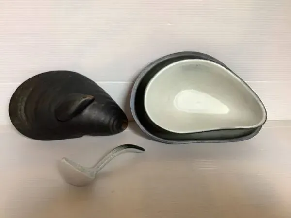 Illustration numéro 2 du produit Saucière en forme de coquillage