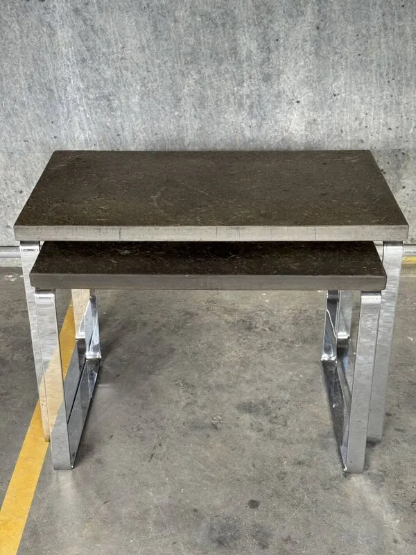 Illustration numéro 2 du produit Nid de tables en ardoise Draenert