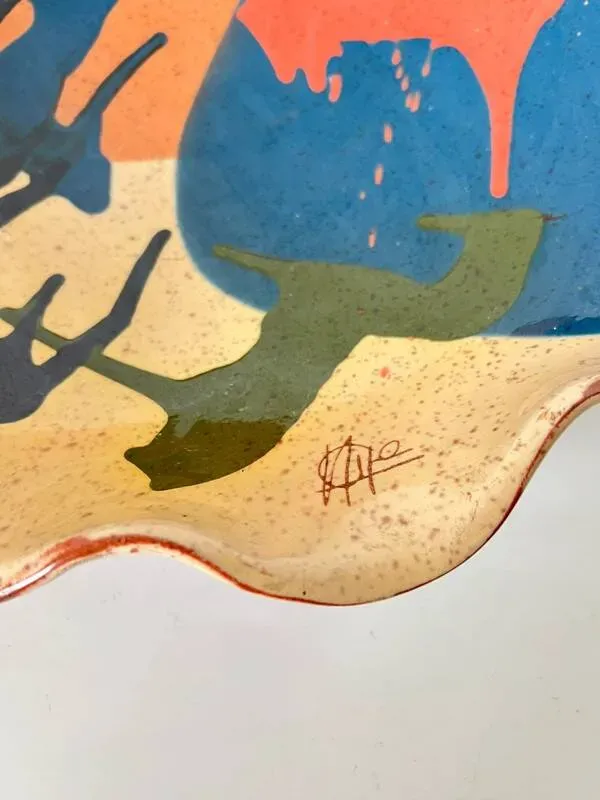 Illustration numéro 2 du produit Coupe / vide proche / corbeille à fruits en céramique émaillée abstraite