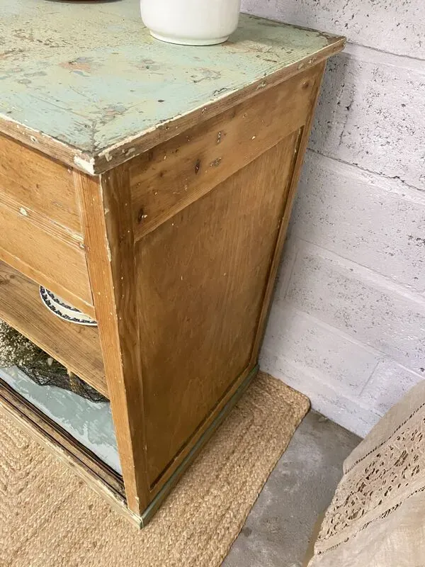 Illustration numéro 2 du produit Buffet, meuble de métier à portes coulissantes