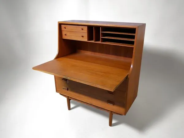 Illustration numéro 2 du produit Secretaire / Commode Danoise en teck de Borge Mogensen - Vintage 1960