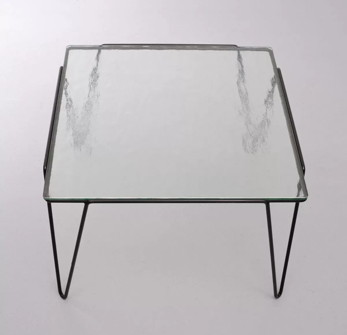 Illustration numéro 2 du produit Table basse Arnold Bueno de Mesquita 1955