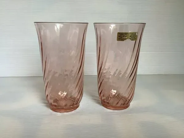 Illustration numéro 2 du produit Paire de vases rosaline arcoroc