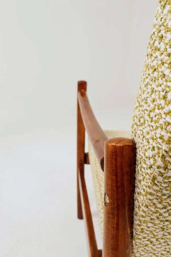 Illustration numéro 2 du produit Fauteuil en bois cintré vert nébuleux