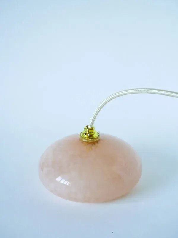 Illustration numéro 2 du produit petite suspension lisse en verre de Clichy, Rose, Art Déco, 1930