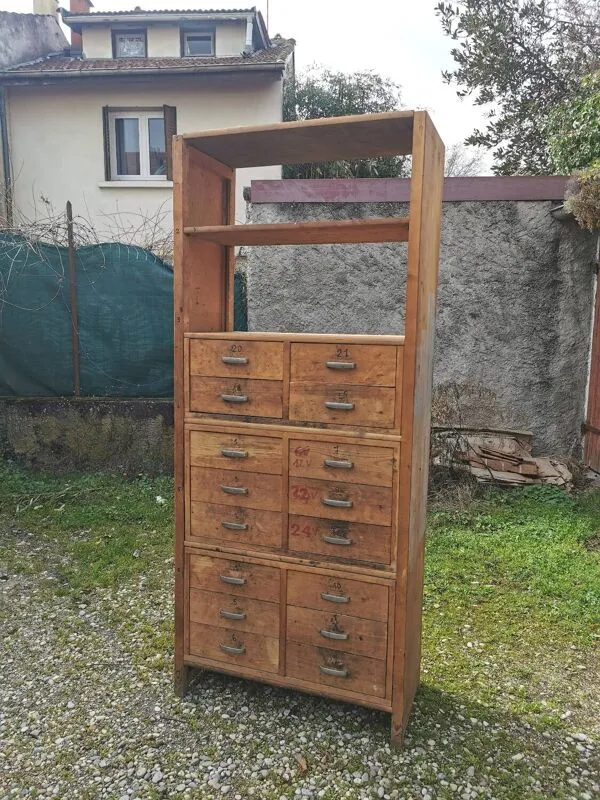 Illustration numéro 2 du produit Meuble métier bois massif