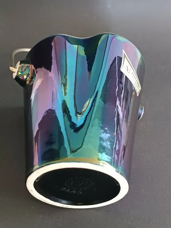 Illustration numéro 2 du produit Seau à glace en céramique irisée noir Verceram