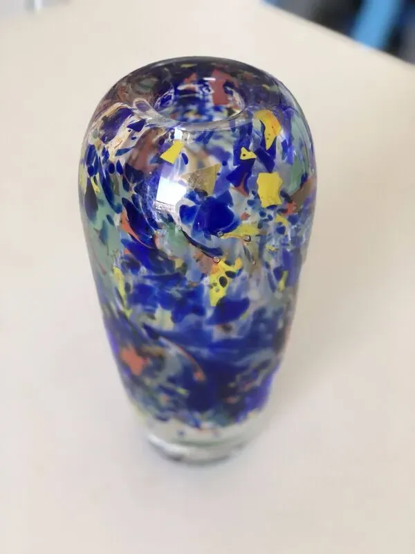 Illustration numéro 2 du produit Vase en verre soufflé Verrerie de Biot – Pièce artisanale signée