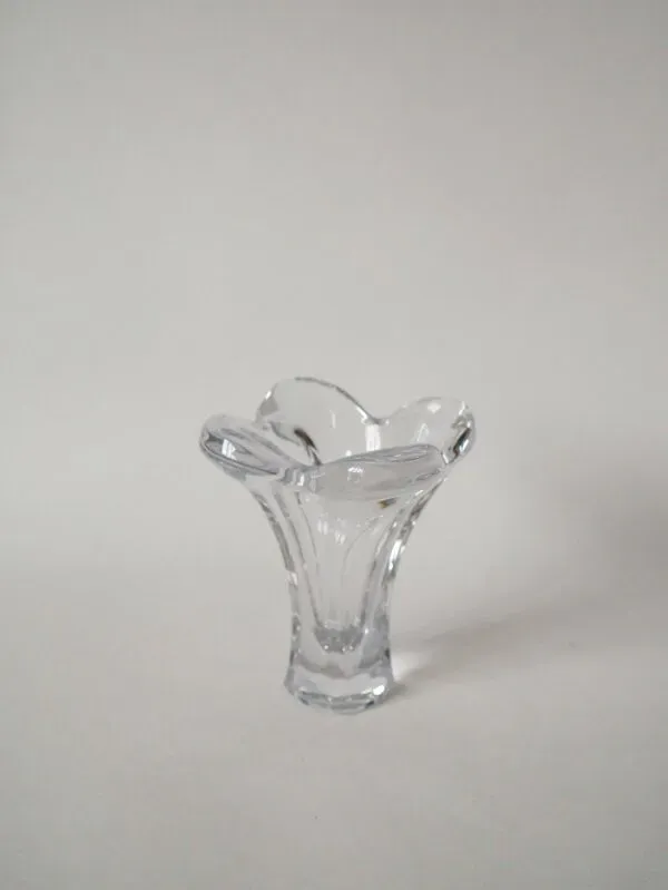 Illustration numéro 2 du produit petit vase corolle en cristal 1950