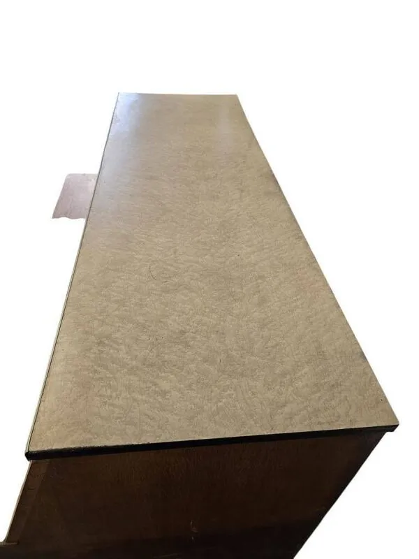 Illustration numéro 2 du produit Vitrine de magasin vintage en bois / comptoir / vitrine