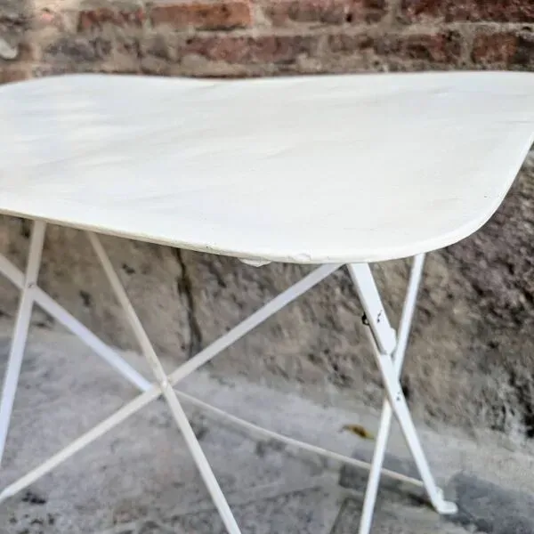 Illustration numéro 2 du produit Table de jardin pliante