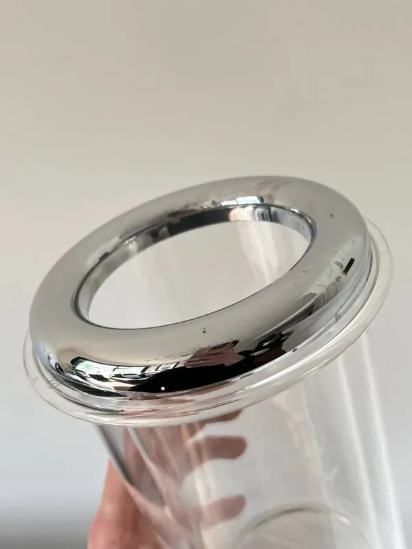 Illustration numéro 2 du produit Seau à glaçons / refroidisseur à vin Guzzini avec bordure chromé