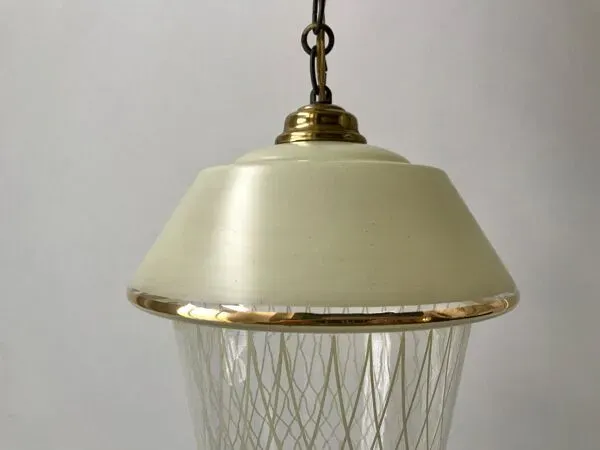 Illustration numéro 2 du produit Suspension en verre et motifs jaunes / verres années 50-60