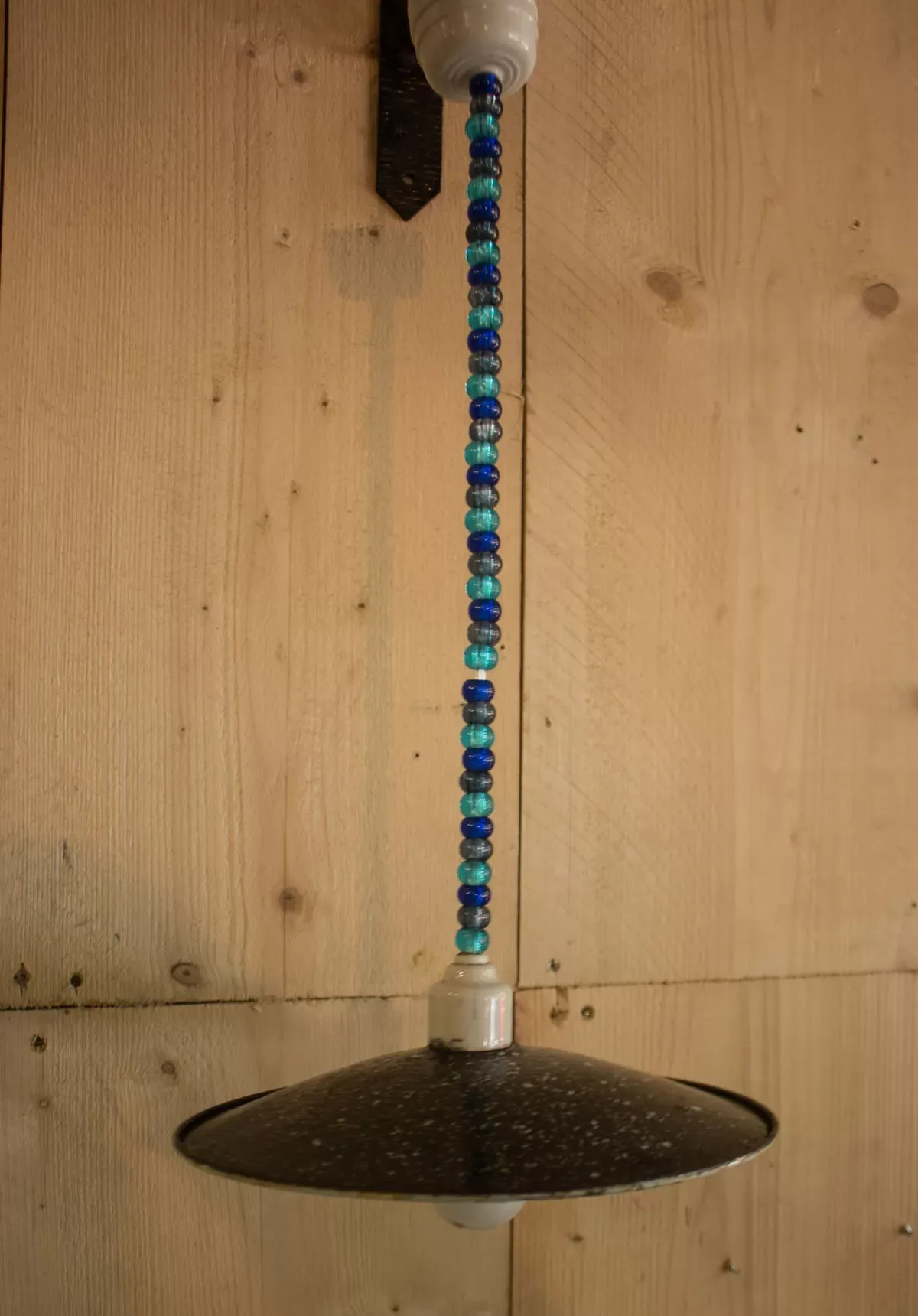 Illustration numéro 2 du produit Suspension vintage 1920