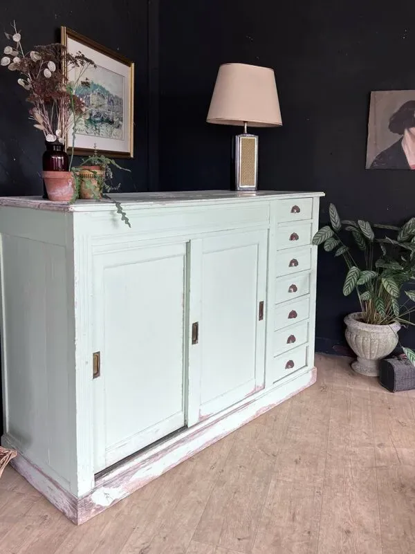 Illustration numéro 2 du produit Meuble de métier