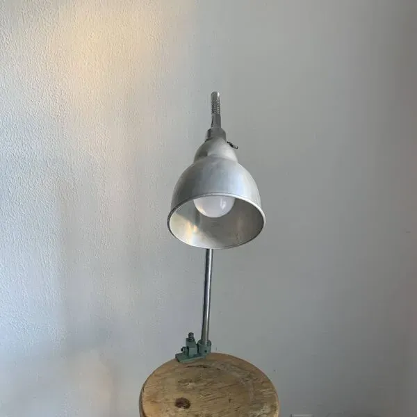 Illustration numéro 2 du produit Lampe vintage 1950 industrielle atelier usine KI-E-KLAIR design - 80 cm