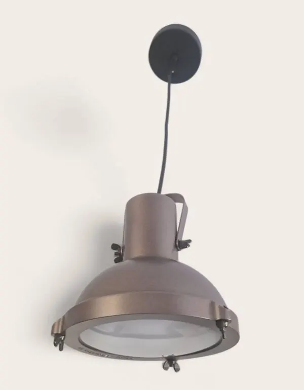 Illustration numéro 2 du produit Lampe suspension Design Le Corbusier 1950 -  Réédition neuve  Cassina