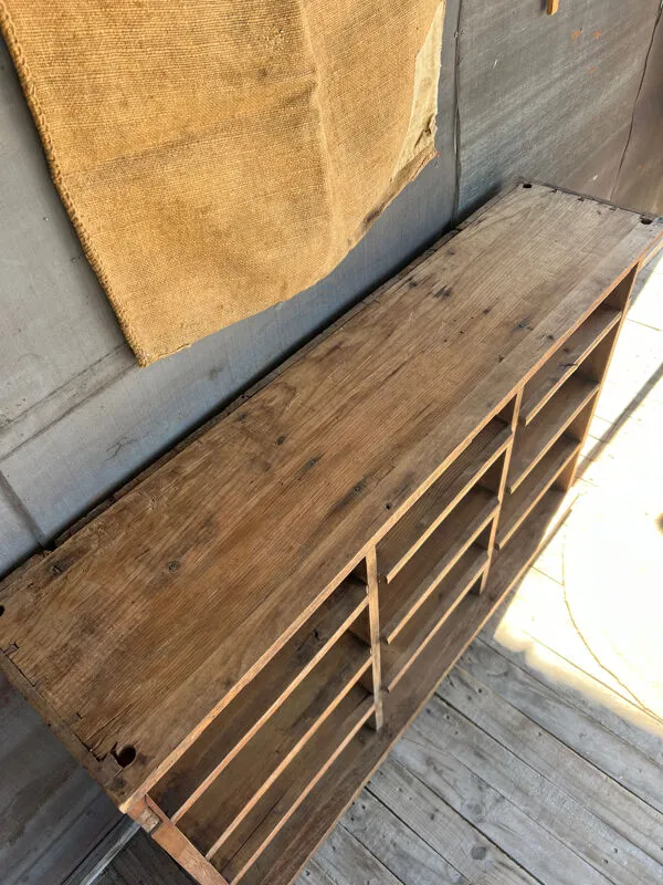 Illustration numéro 2 du produit Casier en bois brut