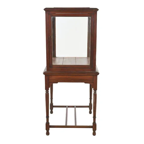 Illustration numéro 2 du produit Vitrine de présentation en bois