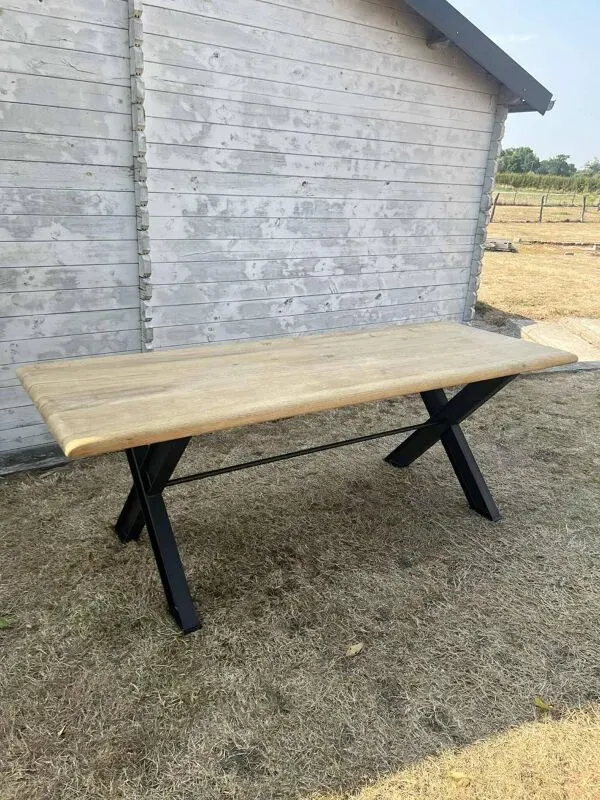 Illustration numéro 2 du produit Table industrielle