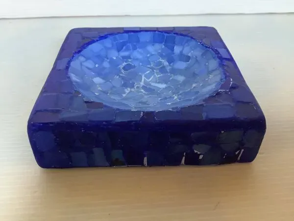 Illustration numéro 2 du produit Vide poche mosaïque bleue