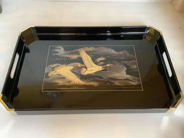 Illustration numéro 2 du produit Grand plateau laqué oiseaux Japon