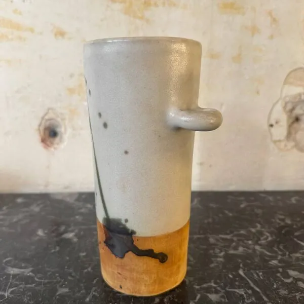 Illustration numéro 2 du produit Vase forme rouleau La Colombe, années 60