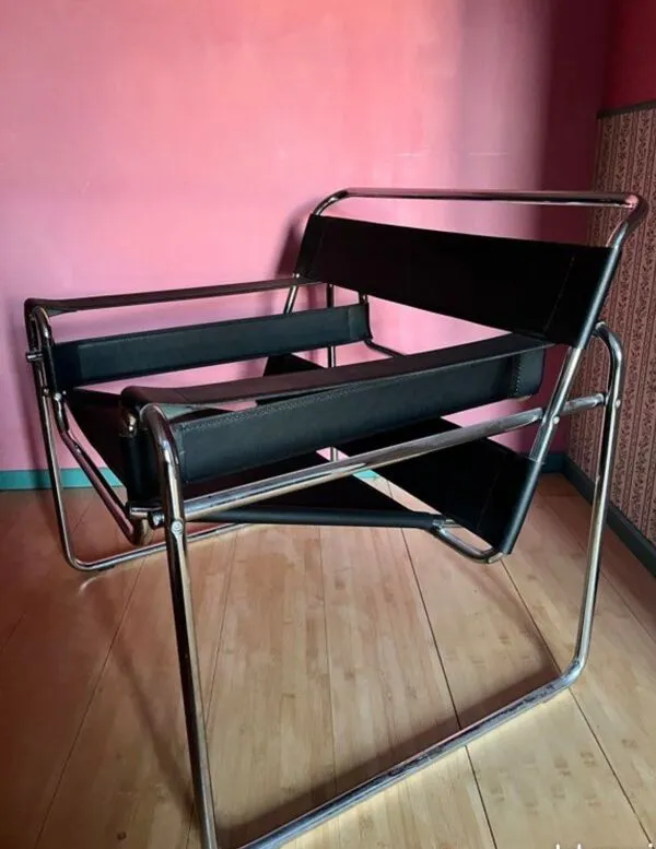 Illustration numéro 2 du produit Fauteuil Wassily