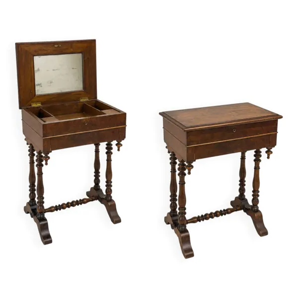 Illustration numéro 2 du produit Table à ouvrage/coiffeuse Napoléon III