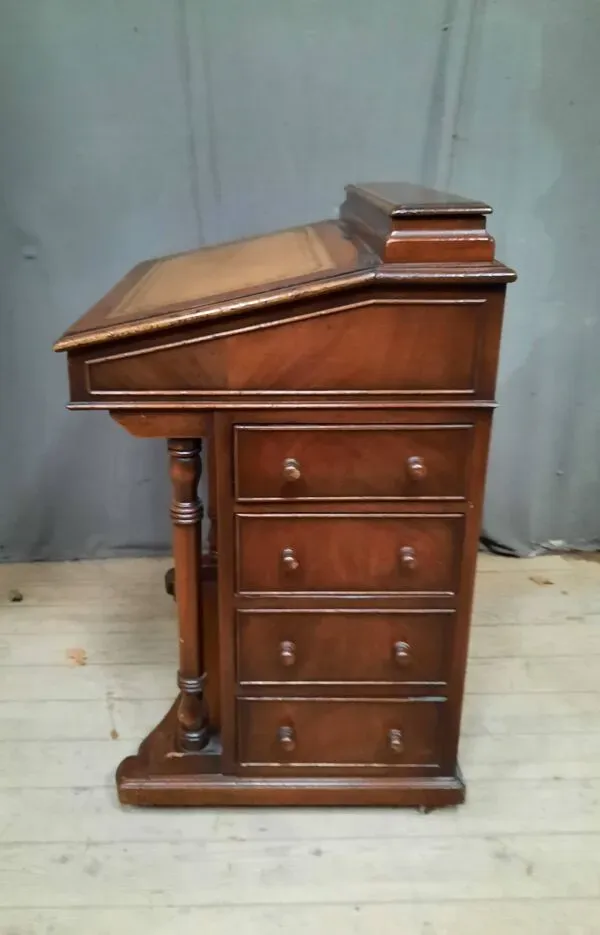 Illustration numéro 2 du produit Bureau  Deavenport   en acajou